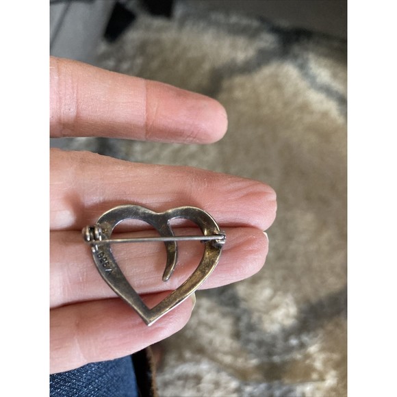 Beautiful Vintage Sterling Silver & Marcasite Heart Shaped Brooch Pin - Picture 2 of 4